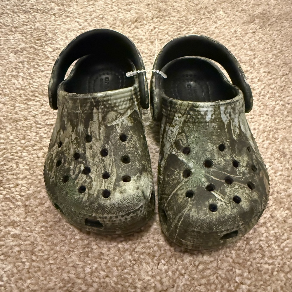 CROCS Kids Green Camouflage Sandals